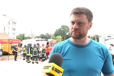 Швейцарські волонтери передали два спецавтомобілі рятувальникам Житомира Швейцарські волонтери передали два спецавтомобілі рятувальникам Житомира