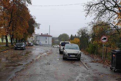 новий дорожній знак, вантажівка, вулиця