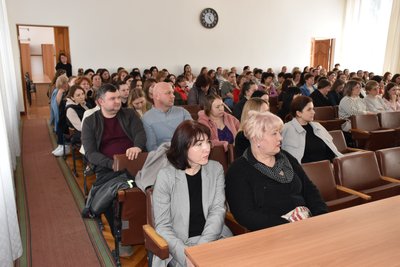 У громаді на Житомирщині педагоги та батьки учнів обговорили проблемні питання реорганізації міського ліцею У громаді на Житомирщині педагоги та батьки учнів обговорили проблемні питання реорганізації міського ліцею