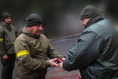 У Миколаєві сапери Національної гвардії отримали нагороди У Миколаєві сапери Національної гвардії отримали нагороди