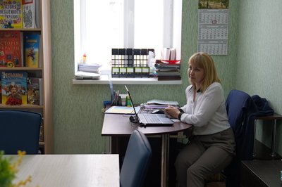 У Хотіні врятували бібліотеку після російських обстрілів У Хотіні врятували бібліотеку після російських обстрілів