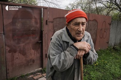 На воротах в Олексія Степановича намальований пеніс. Харківщина, квітень 2023 року
