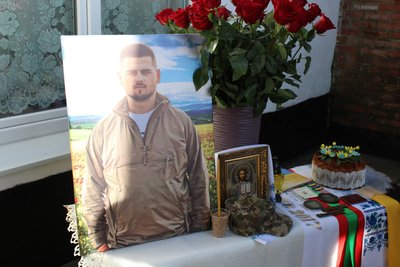 На честь загиблого нацгвардійця з Вінниччини відкрили меморіальну дошку На честь загиблого нацгвардійця з Вінниччини відкрили меморіальну дошку