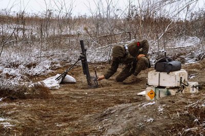120 світлин загиблого на війні фотографа з Волині передали у Національний архів 120 світлин загиблого на війні фотографа з Волині передали у Національний архів