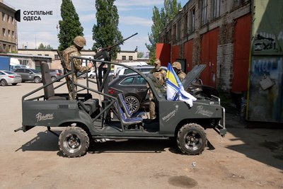 "Першу машину зробили з ВАЗ": як в Одесі виготовляють багі для ЗСУ