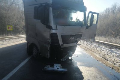 Зіштовхнулися легковик та вантажівка: на Вінниччині у ДТП загинув чоловік Зіштовхнулися легковик та вантажівка: на Вінниччині у ДТП загинув чоловік
