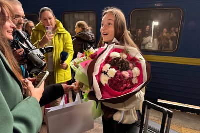 До Києва повернулася Еріка Колесніченко, яка представляла Україну на «Дитячому Євробаченні 2026»