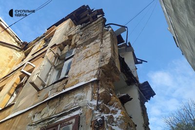 Будинок на вулиці Базарній в Одесі, частина якого обвалилася