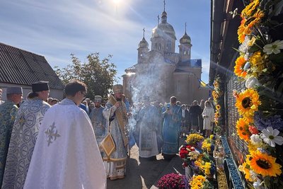 У Малині на Житомирщині освятили розпис у храмі та відзначили свято Покрови