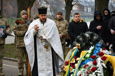 В Ужгороді попрощалися із полеглим захисником Юрієм Левченком В Ужгороді попрощалися із полеглим захисником Юрієм Левченком
