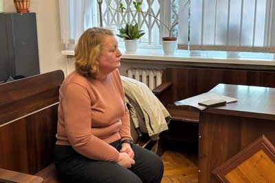 Обвинувачують у виправдовуванні агресії РФ: суд продовжує розгляд справи вчительки з Житомира Обвинувачують у виправдовуванні агресії РФ: суд продовжує розгляд справи вчительки з Житомира