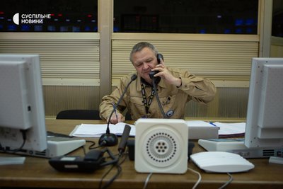 Начальник блоку АЕС Юрій Парінов під час навчань атомників Начальник блоку АЕС Юрій Парінов під час навчань атомників