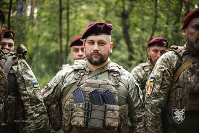 Десантникам житомирської 95 бригади ДШВ ЗСУ вручили нагороди Десантникам житомирської 95 бригади ДШВ ЗСУ вручили нагороди