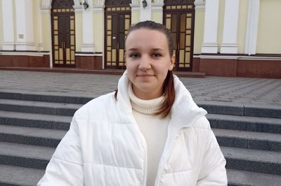 Як пес-переселенець зі Сходу тішить глядачів житомирської філармонії Як пес-переселенець зі Сходу тішить глядачів житомирської філармонії