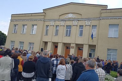 На Житомирщині прощаються із солістом Одеської опери, уродженцем Малина Владиславом Гораєм На Житомирщині прощаються із солістом Одеської опери, уродженцем Малина Владиславом Гораєм