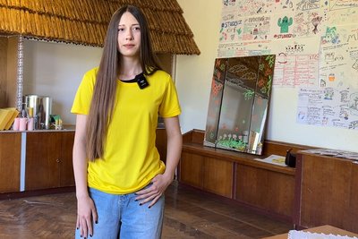 "Хочемо продавати мед і створювати свічки": як студенти на Рівненщині відкрили бізнес на бджолах "Хочемо продавати мед і створювати свічки": як студенти на Рівненщині відкрили бізнес на бджолах