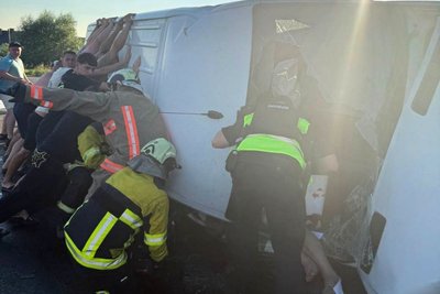 У ДТП на Волині загинув водій мікроавтобуса, ще четверо людей травмувалися У ДТП на Волині загинув водій мікроавтобуса, ще четверо людей травмувалися