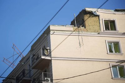 Ракетний удар по Одесі: пошкоджений семиповерховий будинок, є жертви