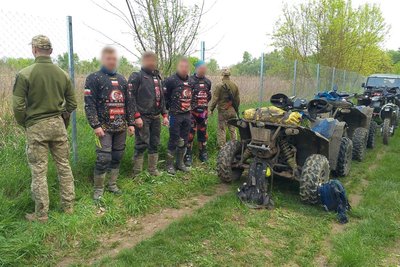 Четверо поляків заблукали, перетнули угорський кордон та потрапили на Закарпаття Четверо поляків заблукали, перетнули угорський кордон та потрапили на Закарпаття