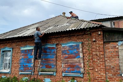 "І думаєш, до завтра доживеш чи ні". У Сіверську на Донеччині лишаються менше тисячі людей: репортаж "І думаєш, до завтра доживеш чи ні". У Сіверську на Донеччині лишаються менше тисячі людей: репортаж