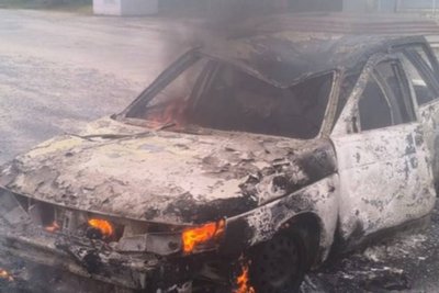 Згоріле авто після удару РФ по Золочеву Згоріле авто після удару РФ по Золочеву