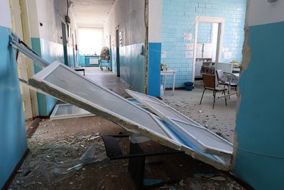 Пошкоджена лікарня у Шевченковому на Купʼянщині, 13 червня 2026 року