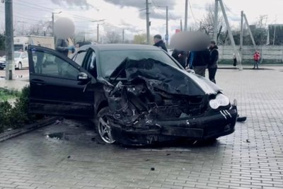 У Житомирі сталася подвійна ДТП, у якій загинув 15-річний мопедист У Житомирі сталася подвійна ДТП, у якій загинув 15-річний мопедист