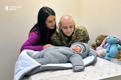 Першим почув голос сина: одеський прикордонник, який повернувся з полону в Оленівці, вдруге став батьком Першим почув голос сина: одеський прикордонник, який повернувся з полону в Оленівці, вдруге став батьком