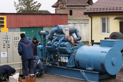 Огляд фахівцями "Ірпіньводоканалу" обладнання для альтернативного живлення каналізаційної станції Огляд фахівцями "Ірпіньводоканалу" обладнання для альтернативного живлення каналізаційної станції