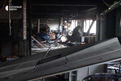 "Підприємство повністю знищене": наслідки атаки РФ на автосалон в Одесі