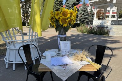 «Сервірували з любов'ю і гіркотою»: у Сумах долучилися до акції «Стіл пам'яті»
