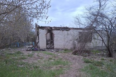 У Лютівці на Харківщині через удар РФ знищений приватний будинок У Лютівці на Харківщині через удар РФ знищений приватний будинок