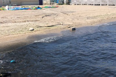 Море після прориву каналізації в Одесі Море після прориву каналізації в Одесі