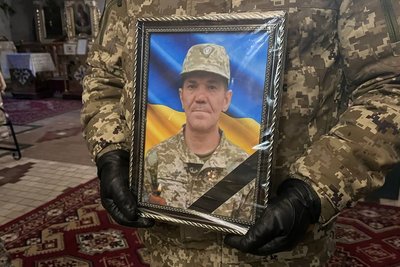 Загинули на Запоріжжі та Харківщині: лучани попрощалися з ще двома полеглими бійцями Загинули на Запоріжжі та Харківщині: лучани попрощалися з ще двома полеглими бійцями