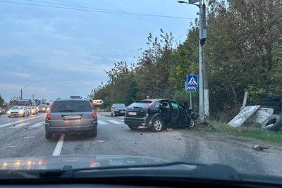 Через ДТП під Житомиром рух в напрямку міста ускладнено Через ДТП під Житомиром рух в напрямку міста ускладнено
