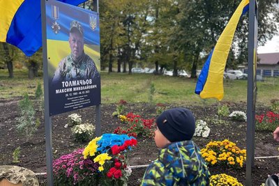 У селі на Вінниччині на честь полеглих захисників відкрили Алею слави У селі на Вінниччині на честь полеглих захисників відкрили Алею слави