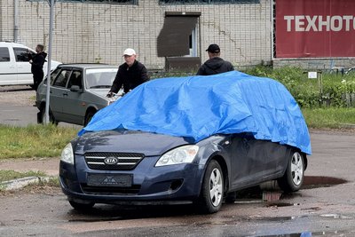 Масований удар по Шостці: пошкоджені вокзал, залізниця та будинки Масований удар по Шостці: пошкоджені вокзал, залізниця та будинки
