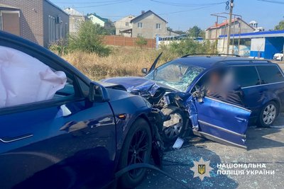 В Одеському районі зіткнулися два авто: травмовані 46-річний та 57-річний водії В Одеському районі зіткнулися два авто: травмовані 46-річний та 57-річний водії