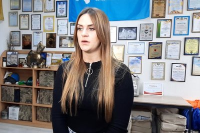 Хмельницькі волонтери передали пікап для сил ППО, які захищають небо Хмельниччини Хмельницькі волонтери передали пікап для сил ППО, які захищають небо Хмельниччини