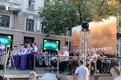"Об'єднує людей": в Одесі відбувся святковий концерт До Дня Незалежності "Об'єднує людей": в Одесі відбувся святковий концерт До Дня Незалежності