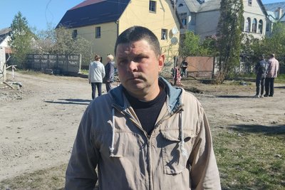 Паркану немає, вікна вилетіли, дах злетів, авто не відновити — жителі Житомирщини про наслідки обстрілу РФ Паркану немає, вікна вилетіли, дах злетів, авто не відновити — жителі Житомирщини про наслідки обстрілу РФ