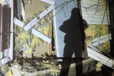 Пошкоджені приватні будинки, вантажівки та кафе: атака Київщини російськими БпЛА Пошкоджені приватні будинки, вантажівки та кафе: атака Київщини російськими БпЛА