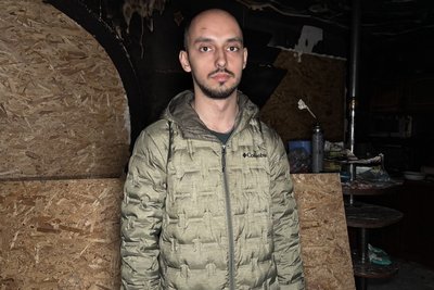 «Встигли вибігти у коридор — і за секунду стався вибух»: російський дрон влучив у квартиру пари у Бердичеві «Встигли вибігти у коридор — і за секунду стався вибух»: російський дрон влучив у квартиру пари у Бердичеві