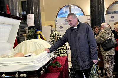 У Києві прощаються зі Степаном Хмарою У Києві прощаються зі Степаном Хмарою