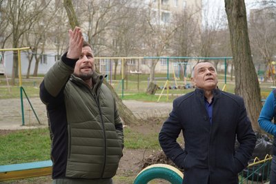 Будинок в Сергіївці, пошкоджений ракетою, ремонтують надто повільно та неякісно — голова Одеської ОВА Будинок в Сергіївці, пошкоджений ракетою, ремонтують надто повільно та неякісно — голова Одеської ОВА