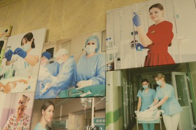 На виставці представлені світлини під час роботи різних відділень Хмельницької міської дитячої лікарні На виставці представлені світлини під час роботи різних відділень Хмельницької міської дитячої лікарні