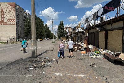 Добропілля після обстрілів та із 20-годинною комендантською Добропілля після обстрілів та із 20-годинною комендантською