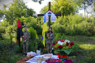 У громаді на Житомирщині учнів 3 шкіл посвятили у джури та вшанували пам'ять воїнів УПА