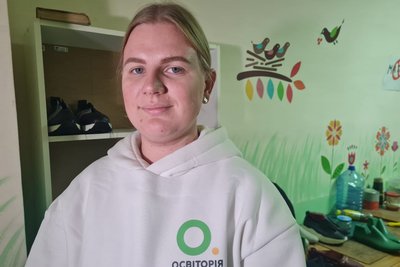 Перша професія: учні спецшколи у Житомирі безоплатно вчаться шити взуття Перша професія: учні спецшколи у Житомирі безоплатно вчаться шити взуття