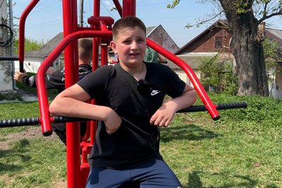 Антивандальні тренажери з бесідкою та волейбольним майданчиком відкрили у місті на Рівненщині Антивандальні тренажери з бесідкою та волейбольним майданчиком відкрили у місті на Рівненщині